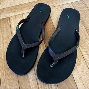 Sanuk Brown Flip Flops size 8